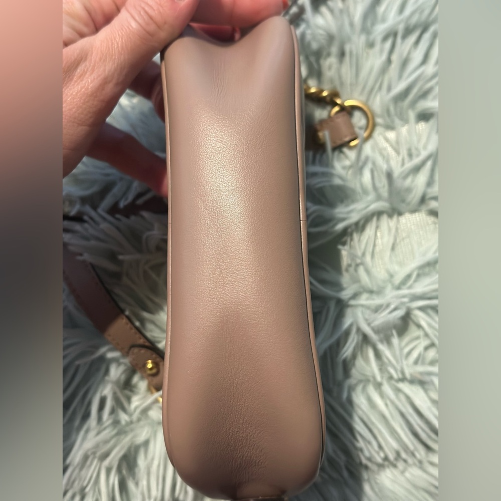 Gucci GG Marmont Mini Matelasse Leather Crossbody in Dusty Pink - Picture 7 of 13